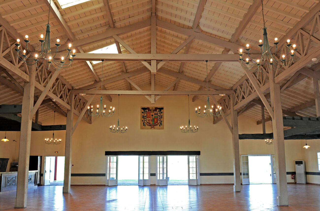 alzuyeta-itxassou-traiteur-location-salle-interieur-salle