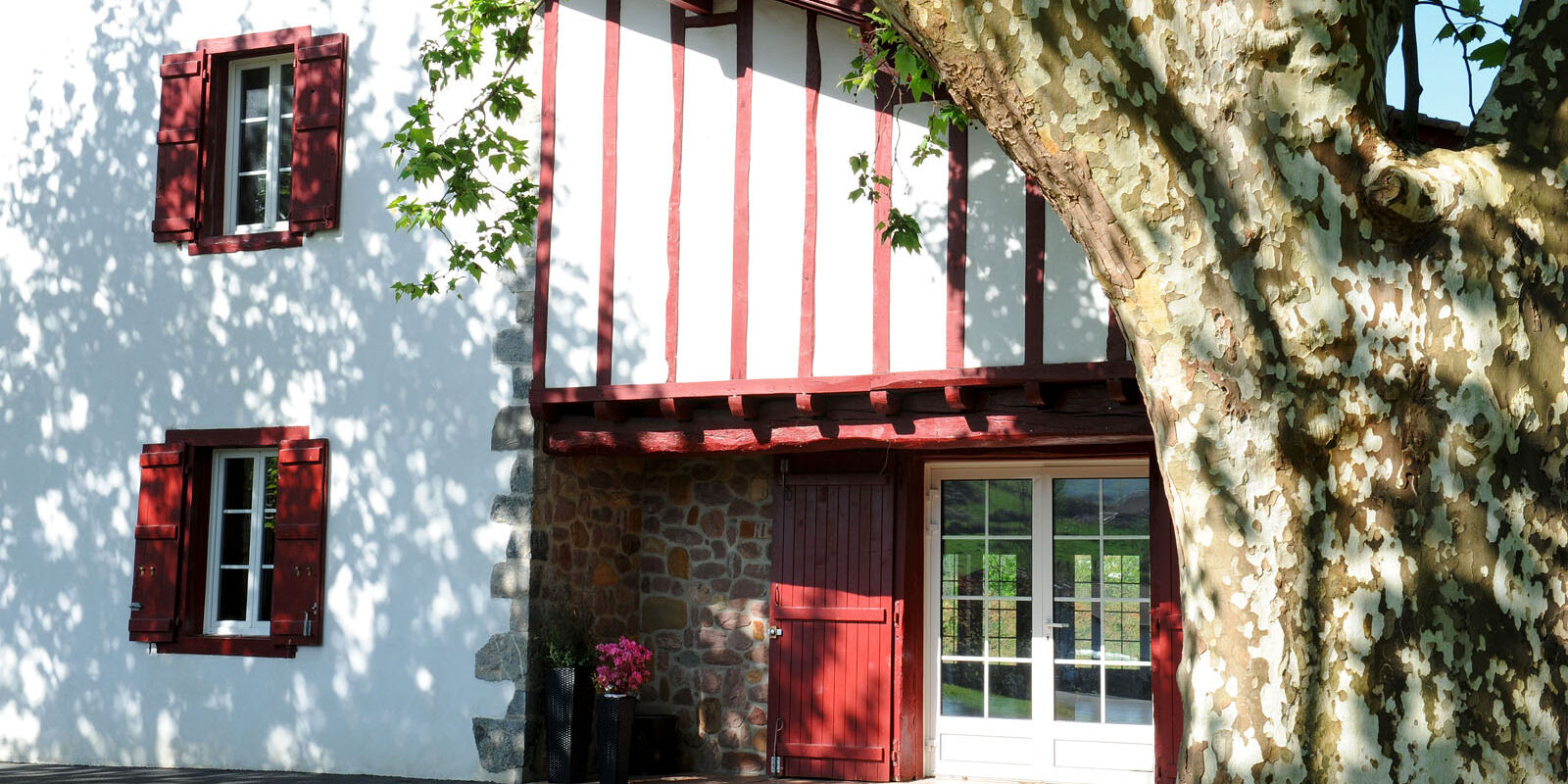 alzuyeta-itxassou-traiteur-location-salle-exterieure-maison